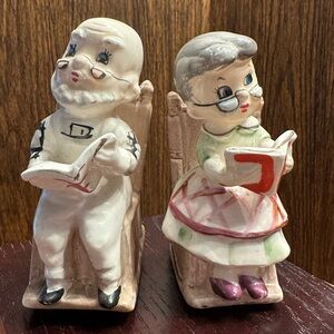 VTG Grandma & Grandpa Rocking Chair Salt & Pepper Shakers, made in Japan, 1950's